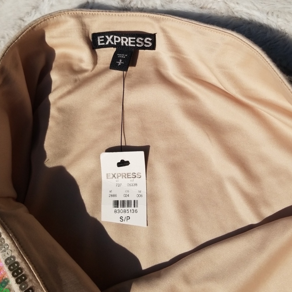 NEW! Express Seqiun Aztec Mini Skirt - Picture 5 of 6